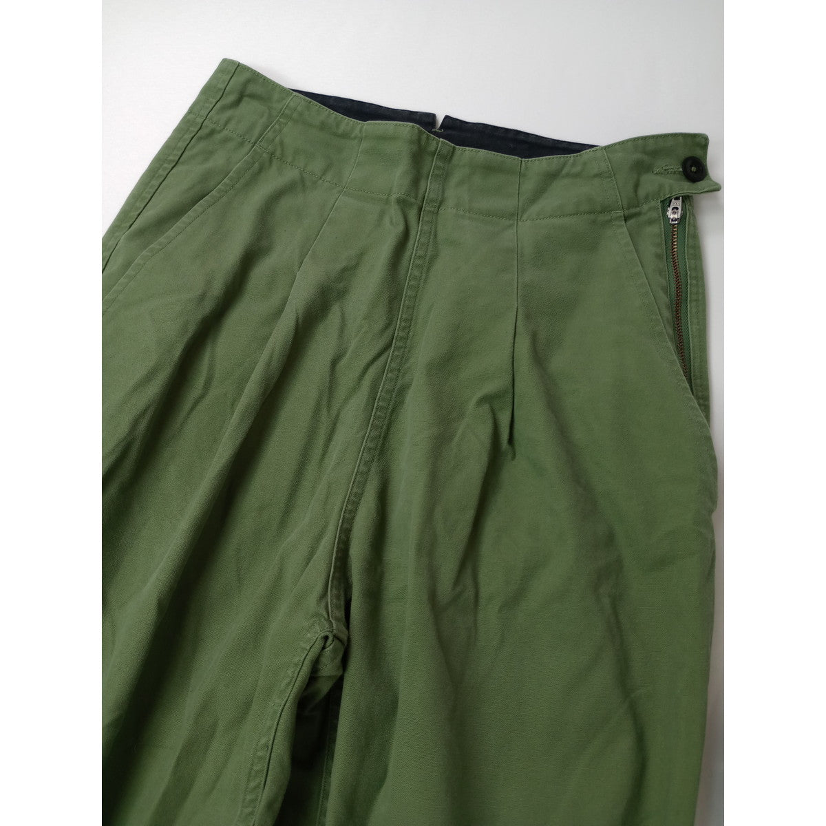 MHL. エムエイチエル マーガレットハウエル  DRY NATURAL COTTON CANVAS TROUSERS カーキ パンツ 1【中古】