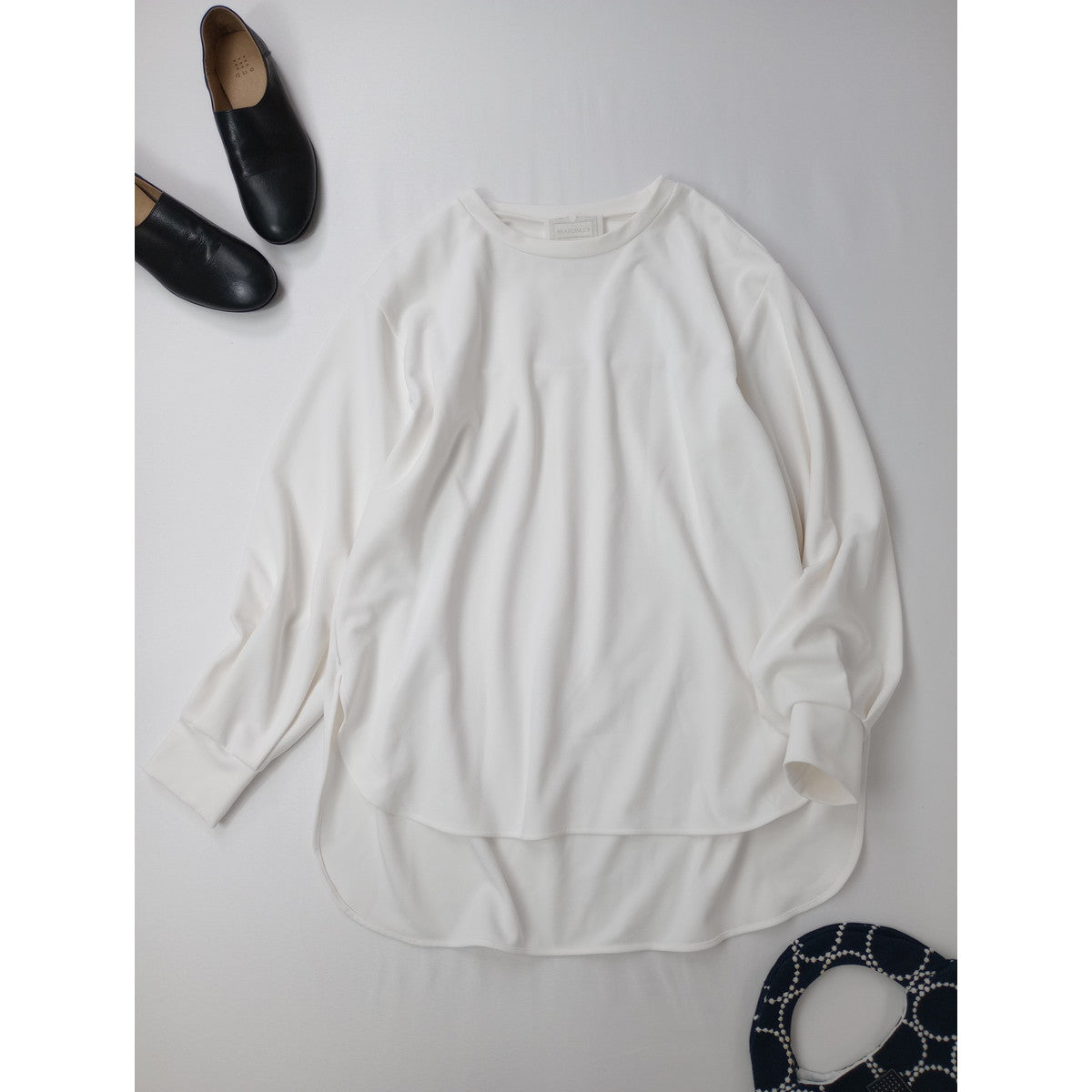BEARDSLEY ビアズリー  Tブラウス ポリエステル ストレッチ 長袖 カットソー トップス  白 ホワイト  【中古】