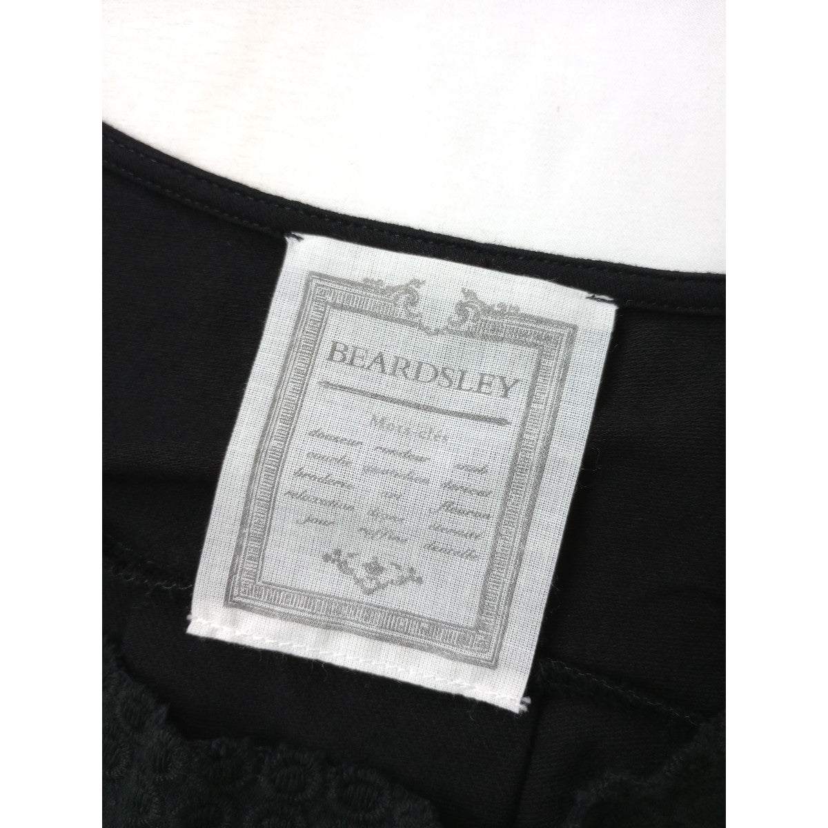 BEARDSLEY ビアズリー フロント 刺繍 カットソー  長袖 トップス 黒 ブラック 【中古】