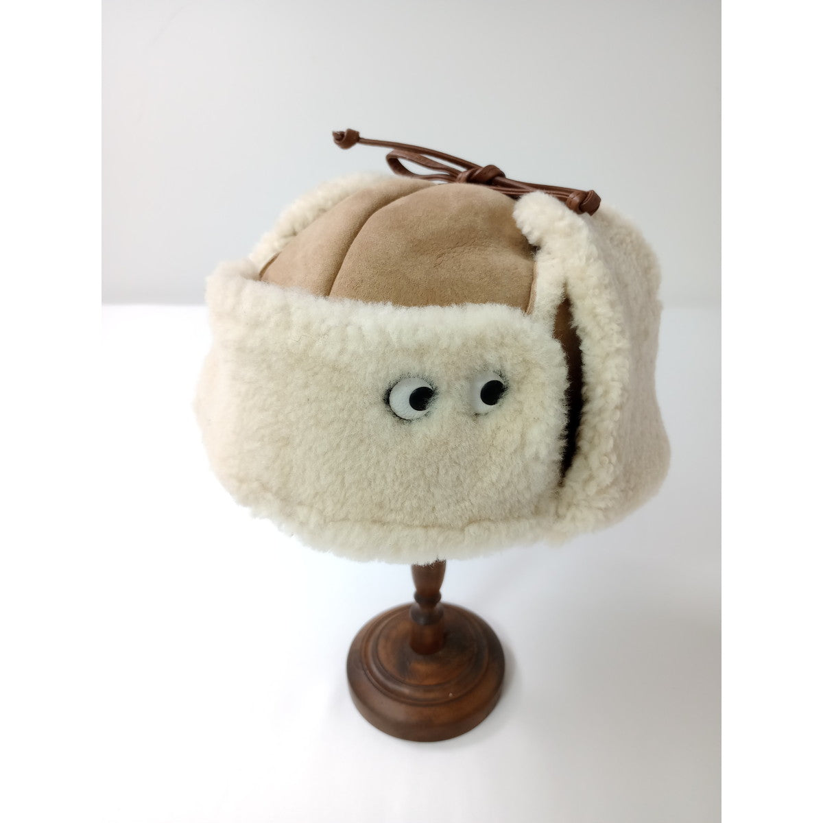 ANYA HINDMARCH アニヤ・ハインドマーチ EYES TRAPPER HAT アイズ トラッパー ハット  帽子  ベージュ (4M＋2654) 【中古】