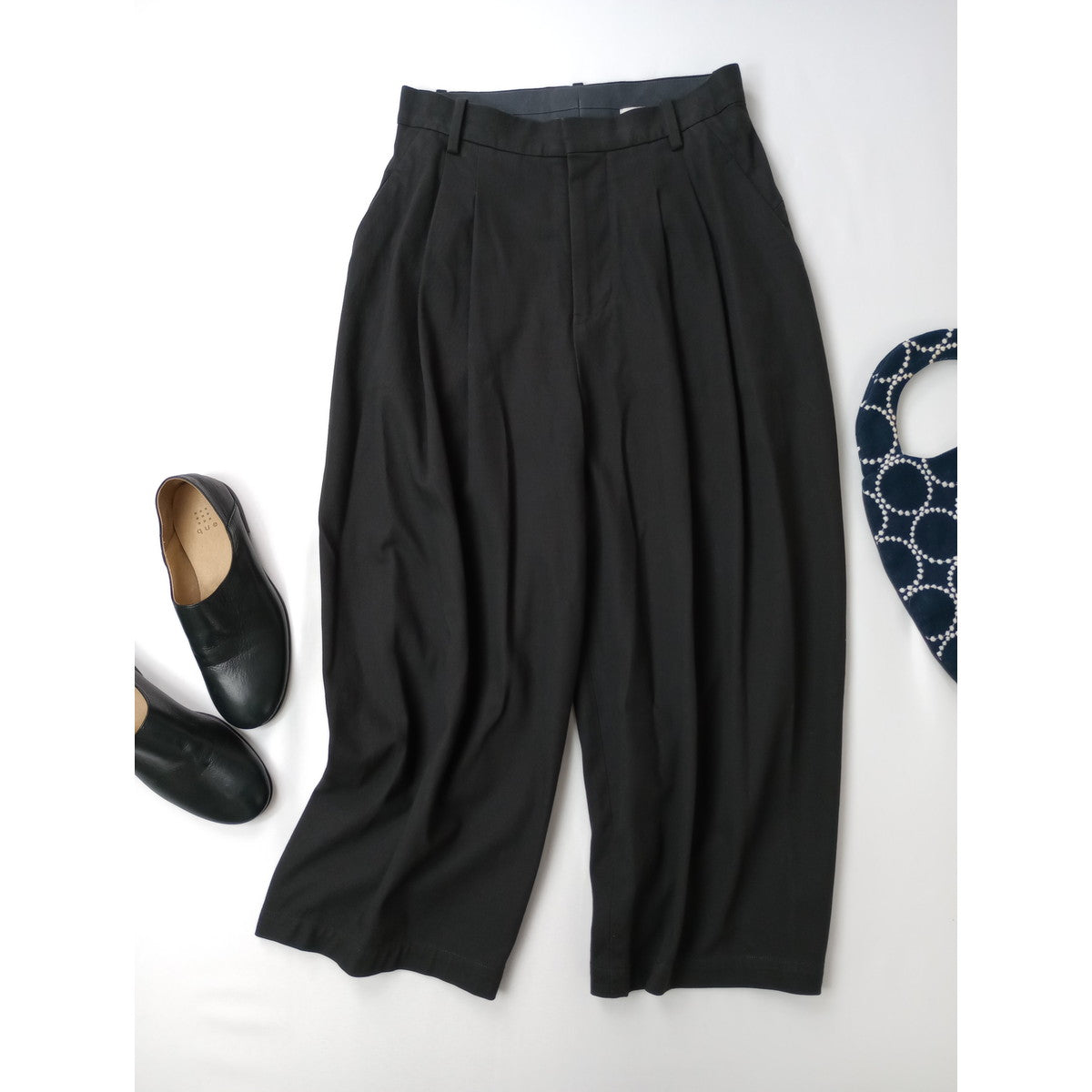 mina perhonen ミナペルホネン siisti コットン 綿 100％ タック パンツ グレー 36   【中古】