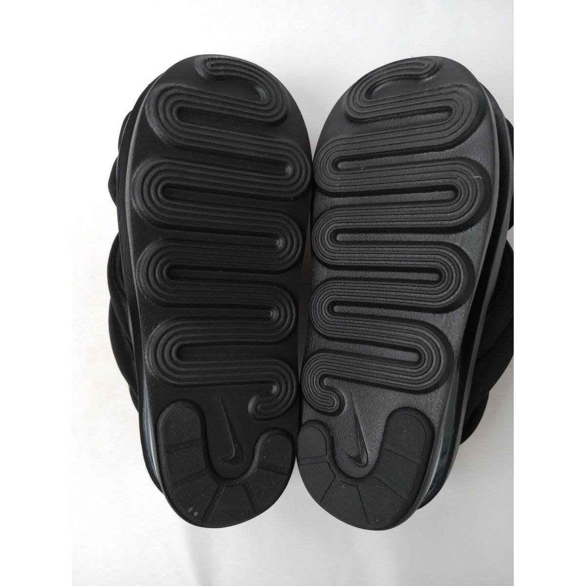 NIKE ナイキ エアマックスアイラサンダル 靴 黒 ブラック  24 【中古】
