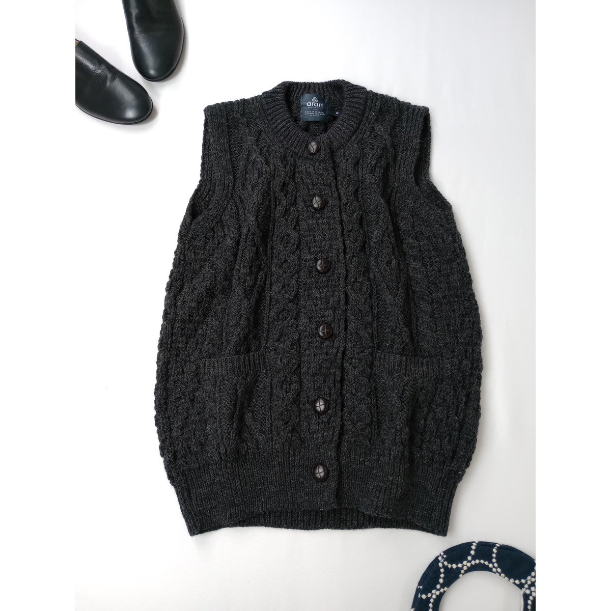 aran woollen mills アランウーレンミルズ アイルランド製 ケーブル編み ニットベスト ウール 毛 100％ トップス  グレー M  (9M＋2478)【中古】