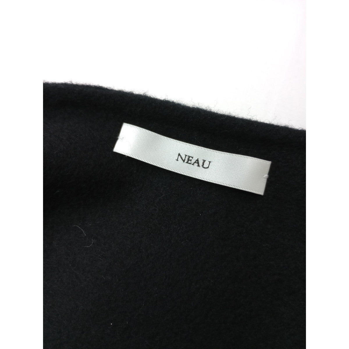 NEAU  ニュー Calme Stole  ストール 黒 ブラック (9M＋2698)  【中古】