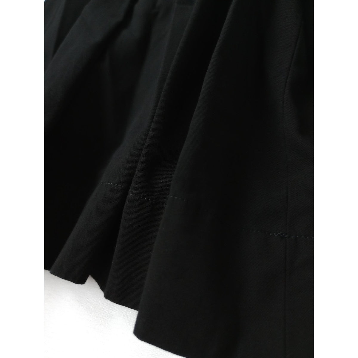 〈染〉MARGARET HOWELL  マーガレットハウエル  HIGH TWIST COTTON TWILL TROUSERS  コットン 綿 100％ ハーフパンツ 1 黒 ブラック【中古】