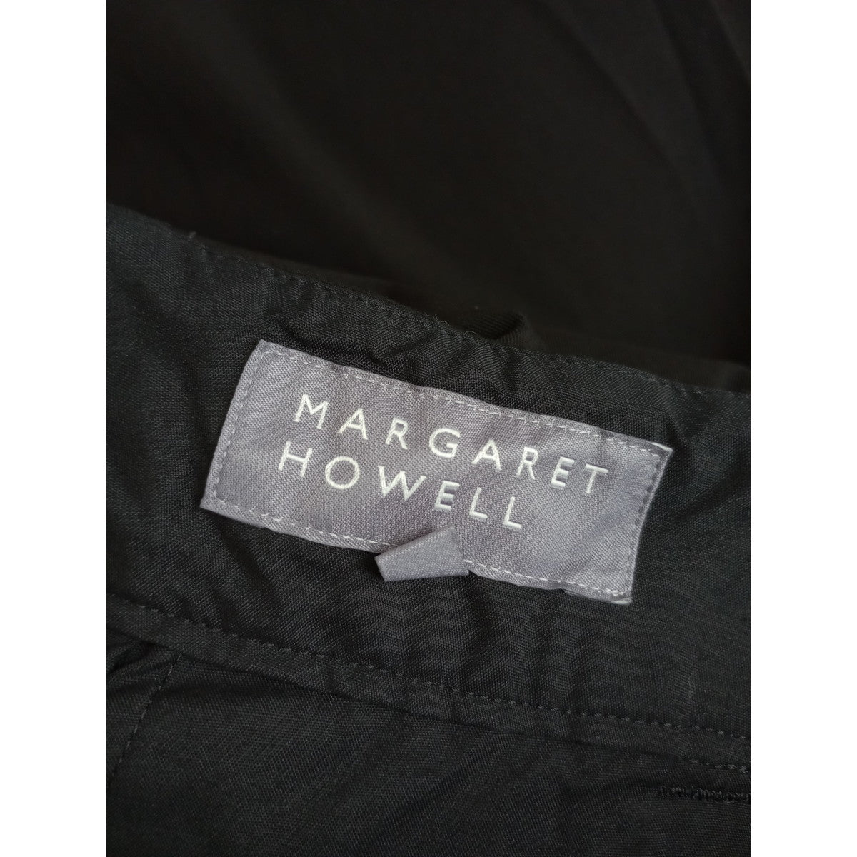 〈染〉MARGARET HOWELL  マーガレットハウエル  HIGH TWIST COTTON TWILL TROUSERS  コットン 綿 100％ ハーフパンツ 1 黒 ブラック【中古】