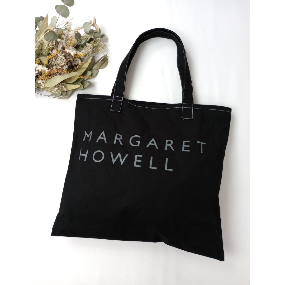 〈染〉MARGARET HOWELL マーガレットハウエル ロゴ トート  バッグ  黒 ブラック  【中古】
