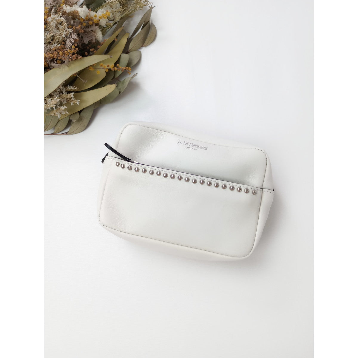 J&MDAVIDSON ジェイアンドエムデヴィッドソン LIPSTICK POUCH WITH STUDS リップスティック ポーチ ウィズ スタッズ ショルダーバッグ 白  【中古】