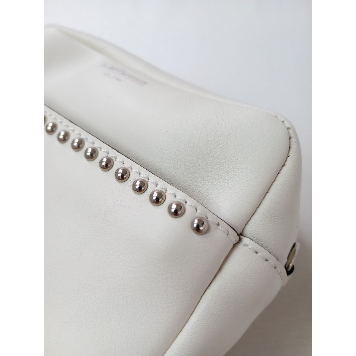 J&MDAVIDSON ジェイアンドエムデヴィッドソン LIPSTICK POUCH WITH STUDS リップスティック ポーチ ウィズ スタッズ ショルダーバッグ 白  【中古】