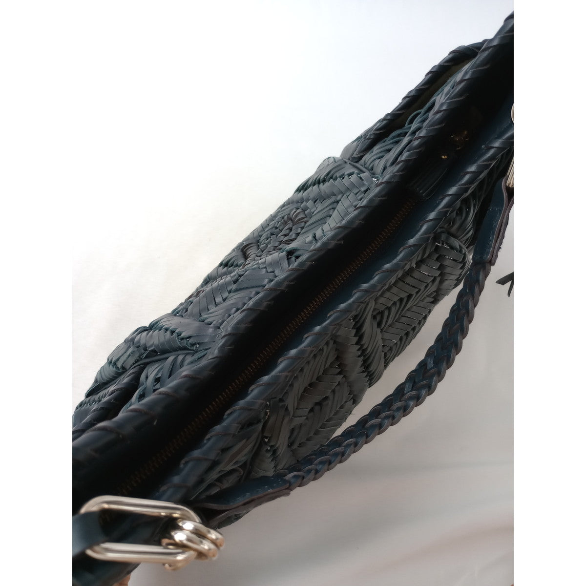 ANYA HINDMARCH  アニヤハインドマーチ  編み込み レザー ショルダーバッグ ネイビー 【中古】