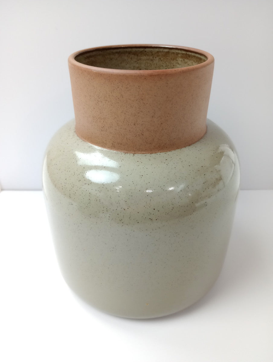 Republic of Fritz Hansen リパブリック オブ フリッツ ハンセンJar Vase Cecilie Manz フラワーベース  花瓶 カーキがかったグレージュ 【中古】