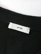 ATON エイトン 50/2 NATURAL DYE ORGANIC | Vネック カーディガン 羽織  黒 ブラック  02  【中古】