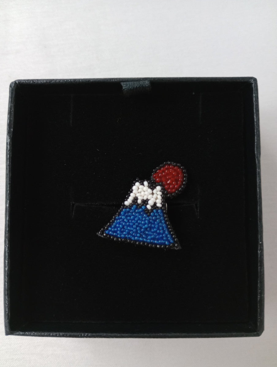 Moko Kobayashi 小林モー子 富士山PIN ピン ブローチ ブルー 青 白 赤 【中古】