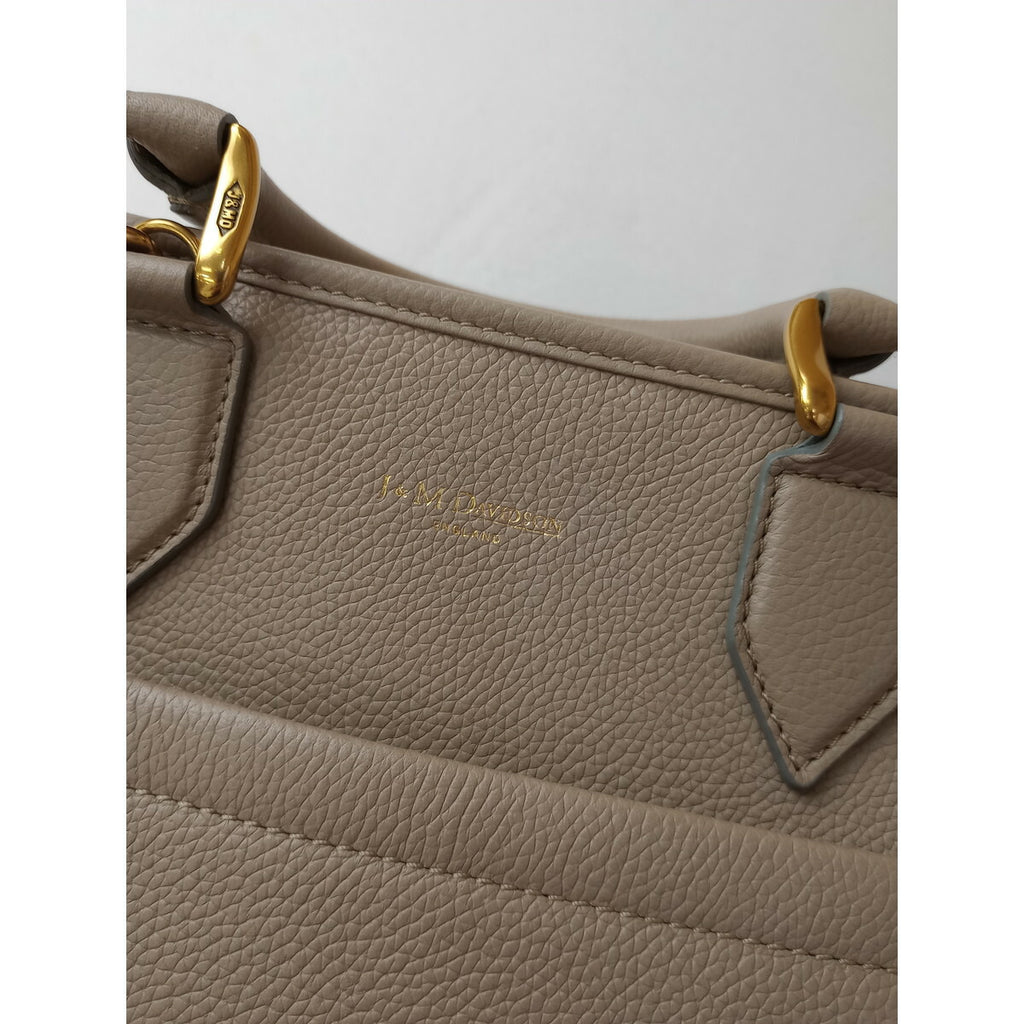 J&M DAVIDSON ジェイアンドエム デヴィッドソン MIA CUBE ミア キューブ ミニ レザー ショルダーバッグ WARM TAUPE ベージュ【中古】