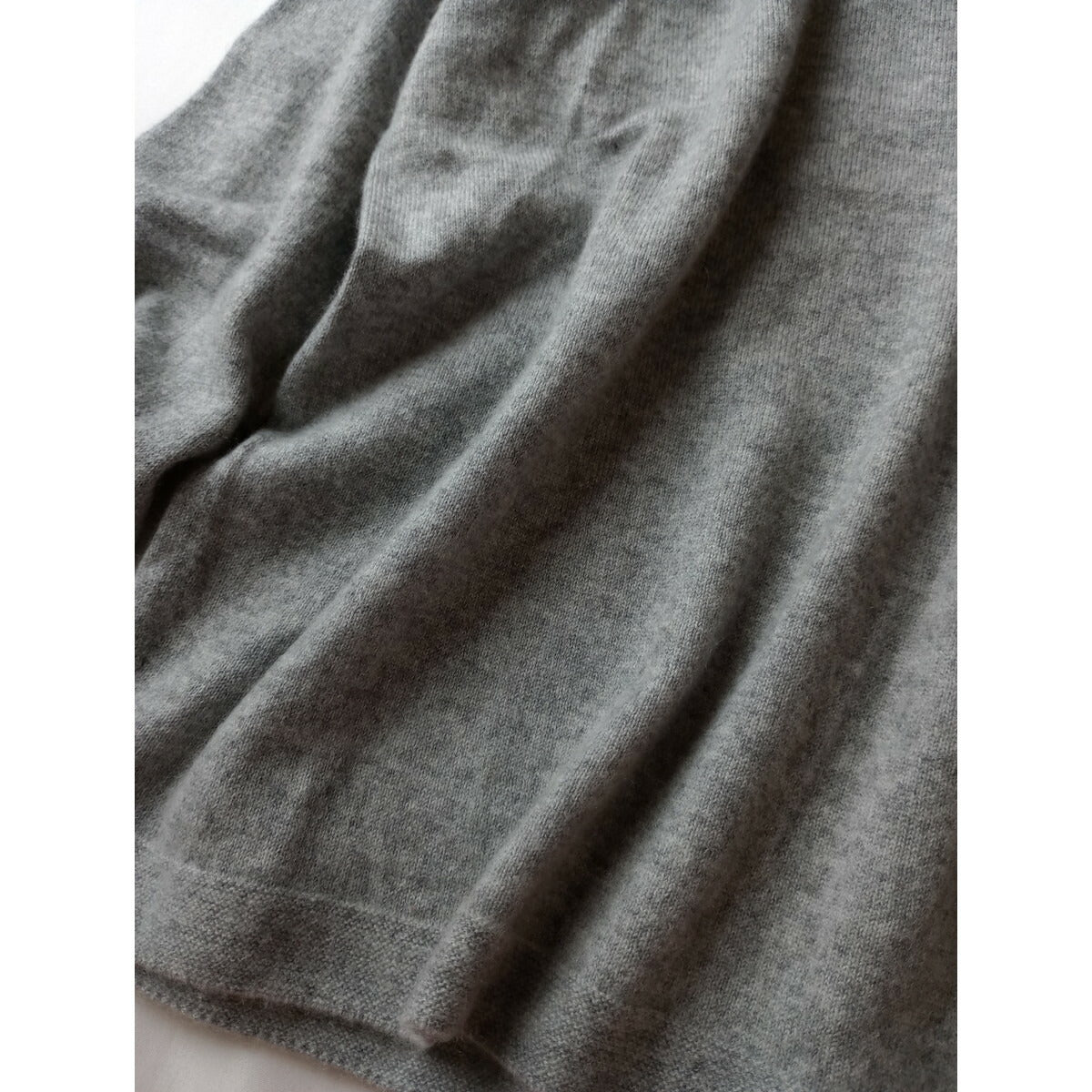 糸衣 itoi KIDO PURE CASHMERE カシミヤ Vネッ ク ニット 長袖 トップス セーター 1 グレー (22M＋0571)【中古】