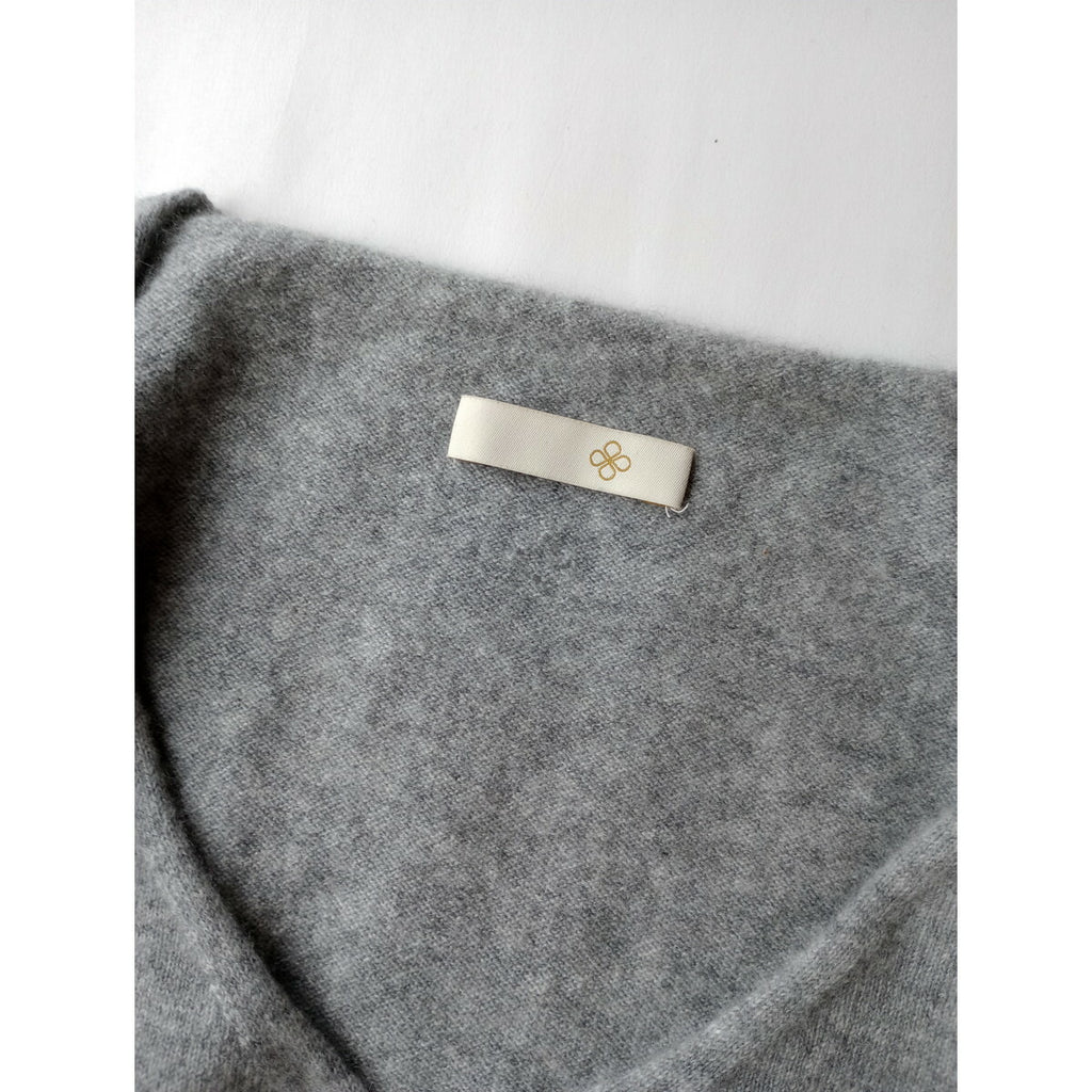 糸衣 itoi KIDO PURE CASHMERE カシミヤ Vネッ ク ニット 長袖 トップス セーター 1 グレー (22M＋0571)【中古】