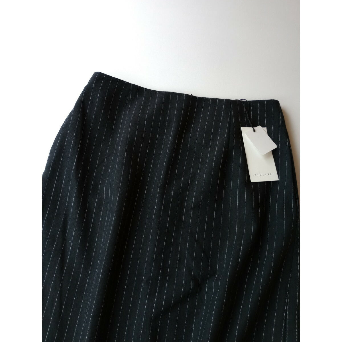 23AW 新品 RIM.ARK リムアークMannish stripe pencil SK マニッシュ ストライプ ペンシル ロングスカート 黒 ブラック【中古】