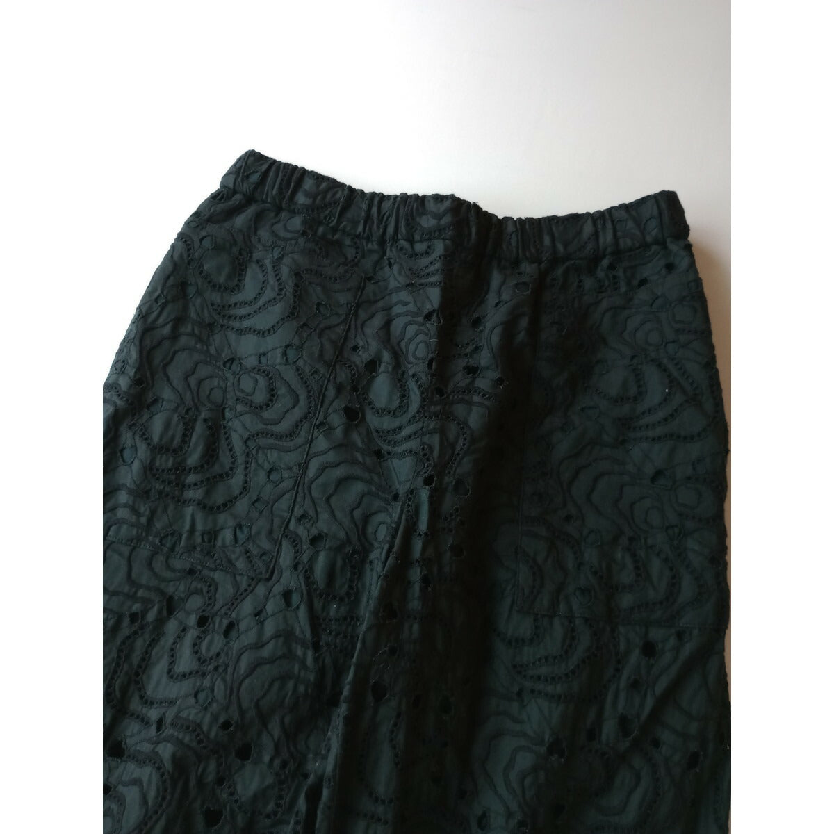 24SS GALERIE VIE ギャルリーヴィー オイスター エンブロイダリー イージー コットン100％ ストレート パンツ レーズ 黒 ブラック 36【中古】