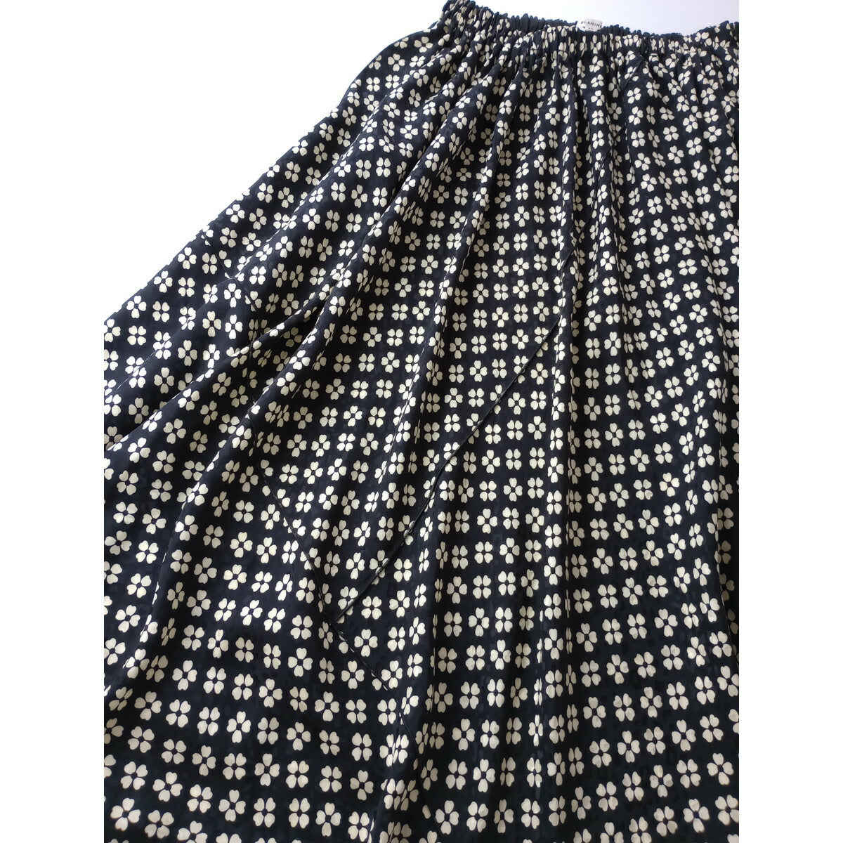 BLAMINK ブラミンク クローバー 柄 シルク ロング ギャザースカート 黒 ブラック 白 38【中古】