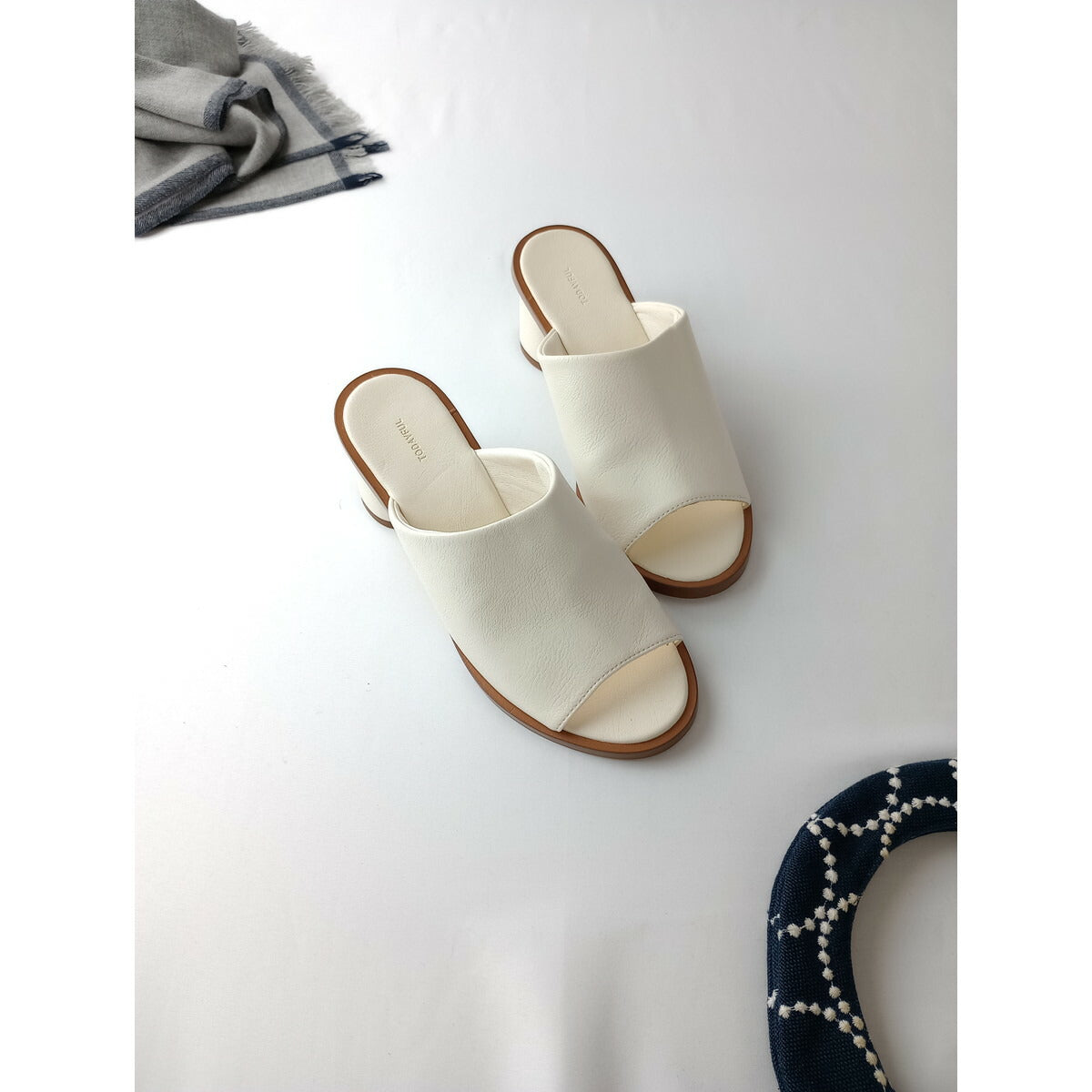 TODAYFUL トゥデイフル Round Slide Sandals 太ヒール サンダル アイボリー 37 靴 【中古】