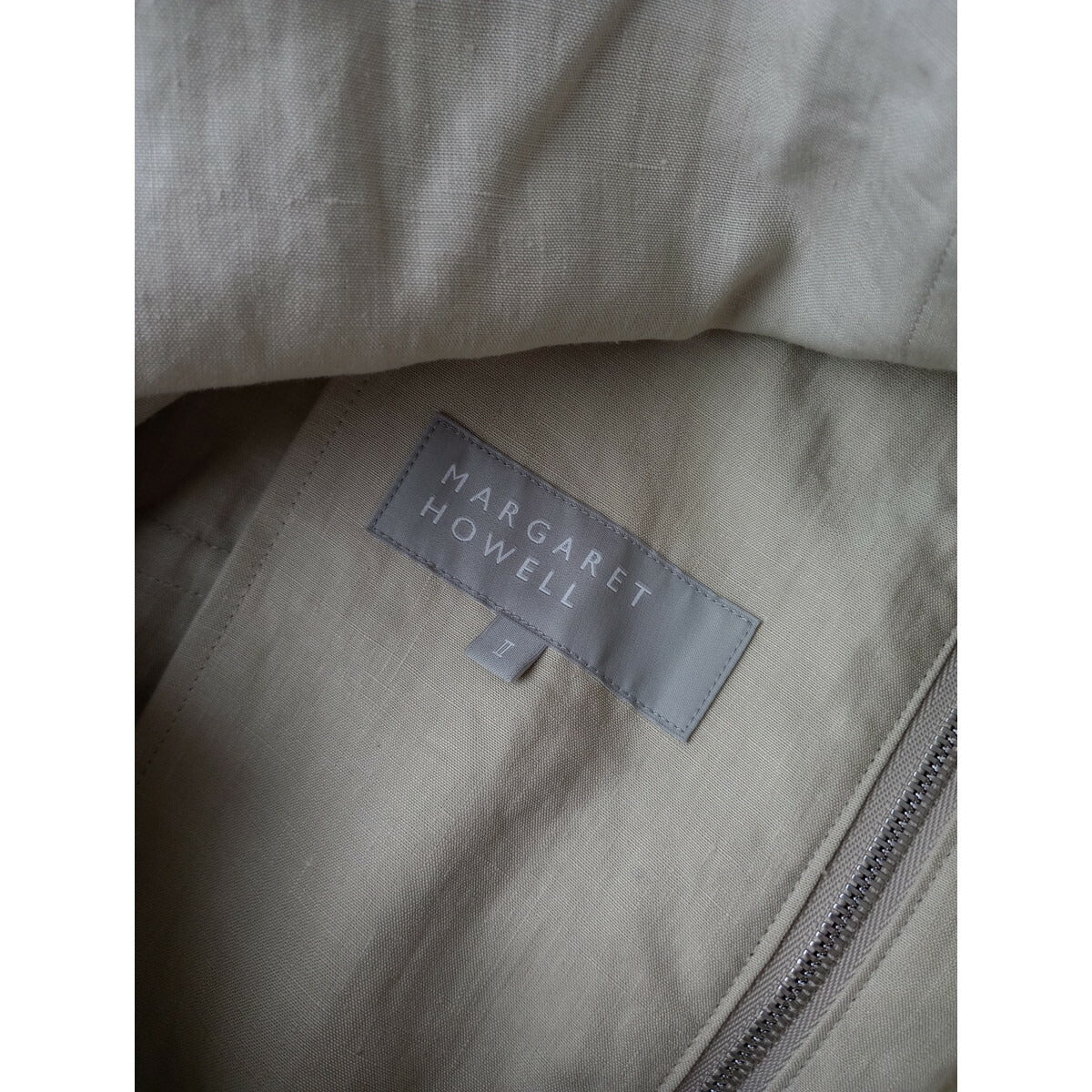 23SS MARGARET HOWELL マーガレットハウエル DENSE LINEN POPLIN 丸襟 ジップアップジャケット ブルゾン リネン 麻 100％ ライトベージュ 2【中古】