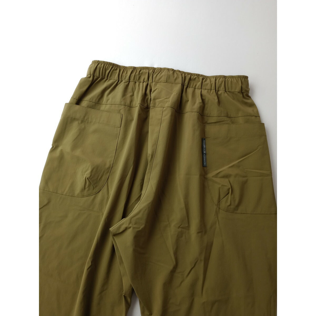 AXESQUIN ELEMENTS アクシーズ クインエレメンツ ソフト シェルの パンツ カーキ 三【中古】