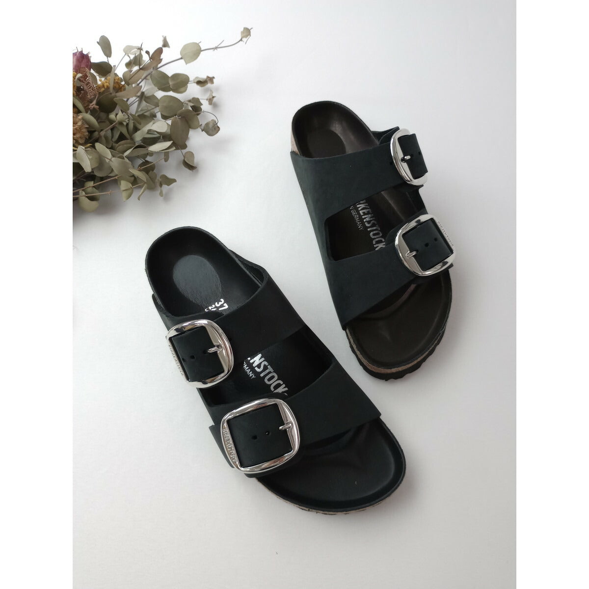 BIRKENSTOCK ビルケンシュトック Arizona Big Buckle アリゾナ ビッグバックル サンダル 靴 オイルドナチュラルレザー 黒 ブラック【中古】