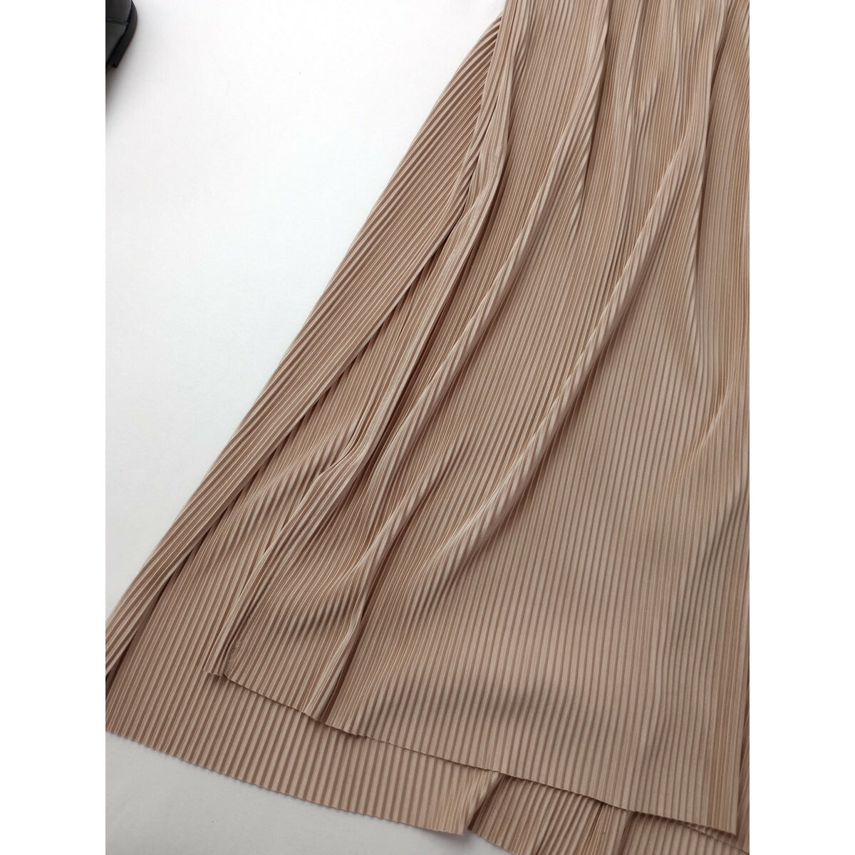 Jens イェンス プリーツ ロング 長袖 深スリット ワンピース ゴールド ベージュ【中古】
