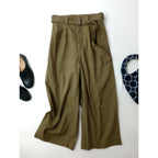 24SS MHL. エムエイチエル マーガレットハウエル CRISP COTTON PLAINWEAVE ベルト付き コットン 綿 100％ パンツ カーキ 1【中古】
