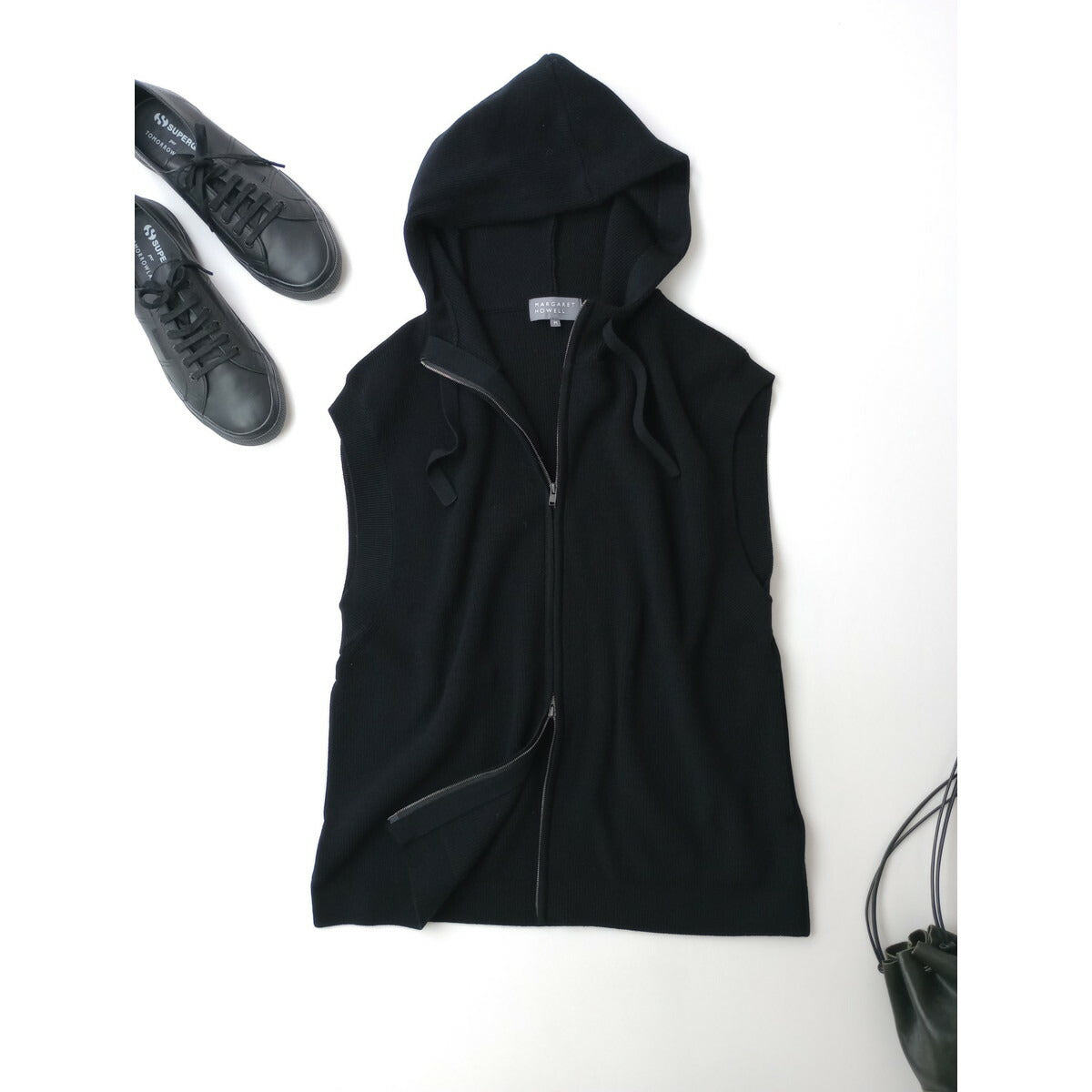 25AW MARGARET HOWELL マーガレットハウエル 防縮メリノウール 12ゲージ 片畦編み ニット ジレ ジップアップフーディー 黒 ブラック M【中古】