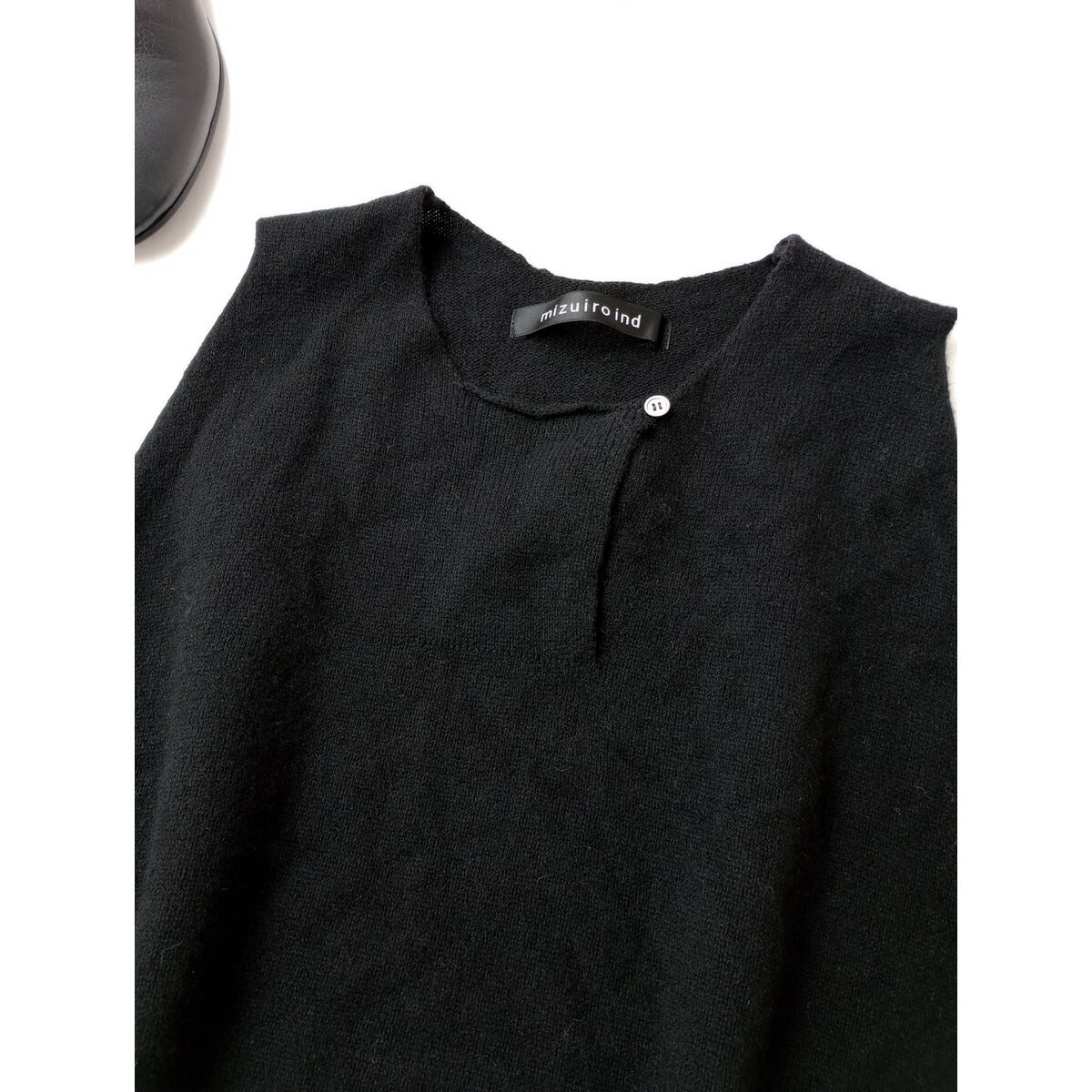 mizuiro ind ミズイロインド crew neck vest クルーネック ニット ベスト 黒 ブラック ウール 毛 混 (11M＋0107) 【中古】