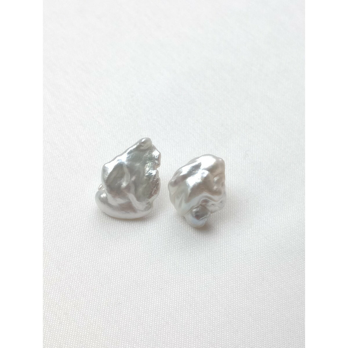 Bon Magique ボン マジック 白蝶 ケシ パール K18YG ピアス アクセサリー 【中古】