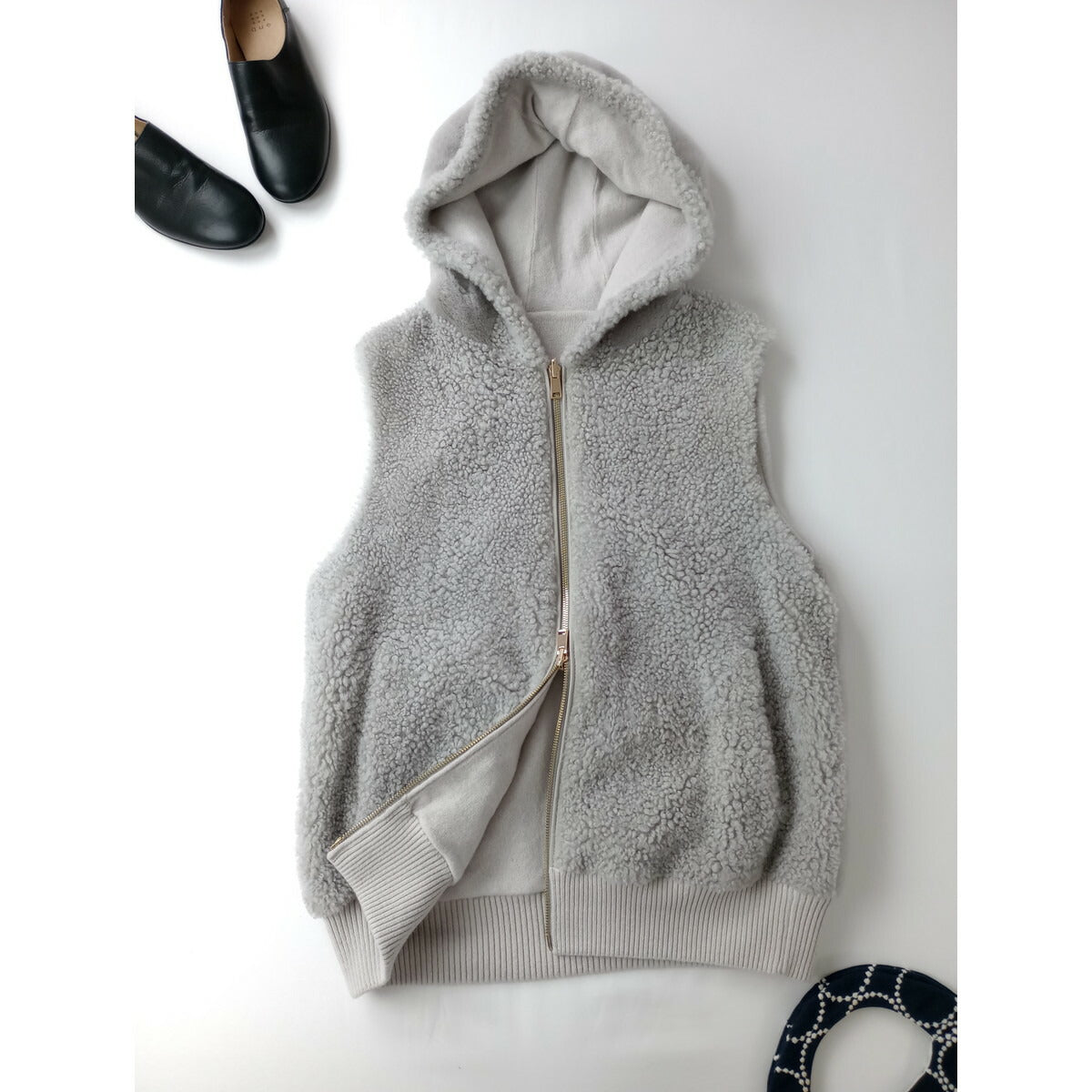 アパルトモン L'Appartement ReversibleVEST Mouton×Cashmere ラム 羊革 ウール カシミヤ リバーシブル フード ベスト グレー S (23M＋0369)【中古】