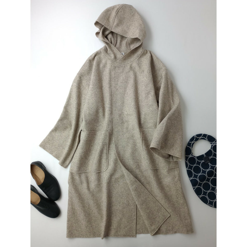 25AW MITTAN ミッタン 圧縮 ウール 100％ ニット フード ロング コート グレージュ 2 （19M＋0223)【中古】