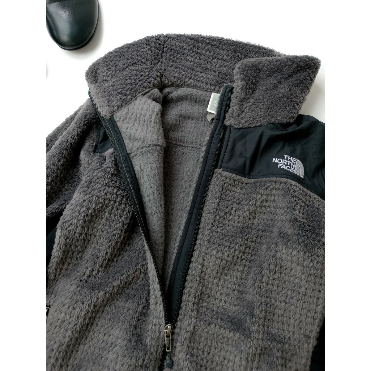 THE NORTH FACE ザノースフェイス フリース ジップアップ ブルゾン ジャケット グレー 黒 ブラック M (16M＋2597)【中古】