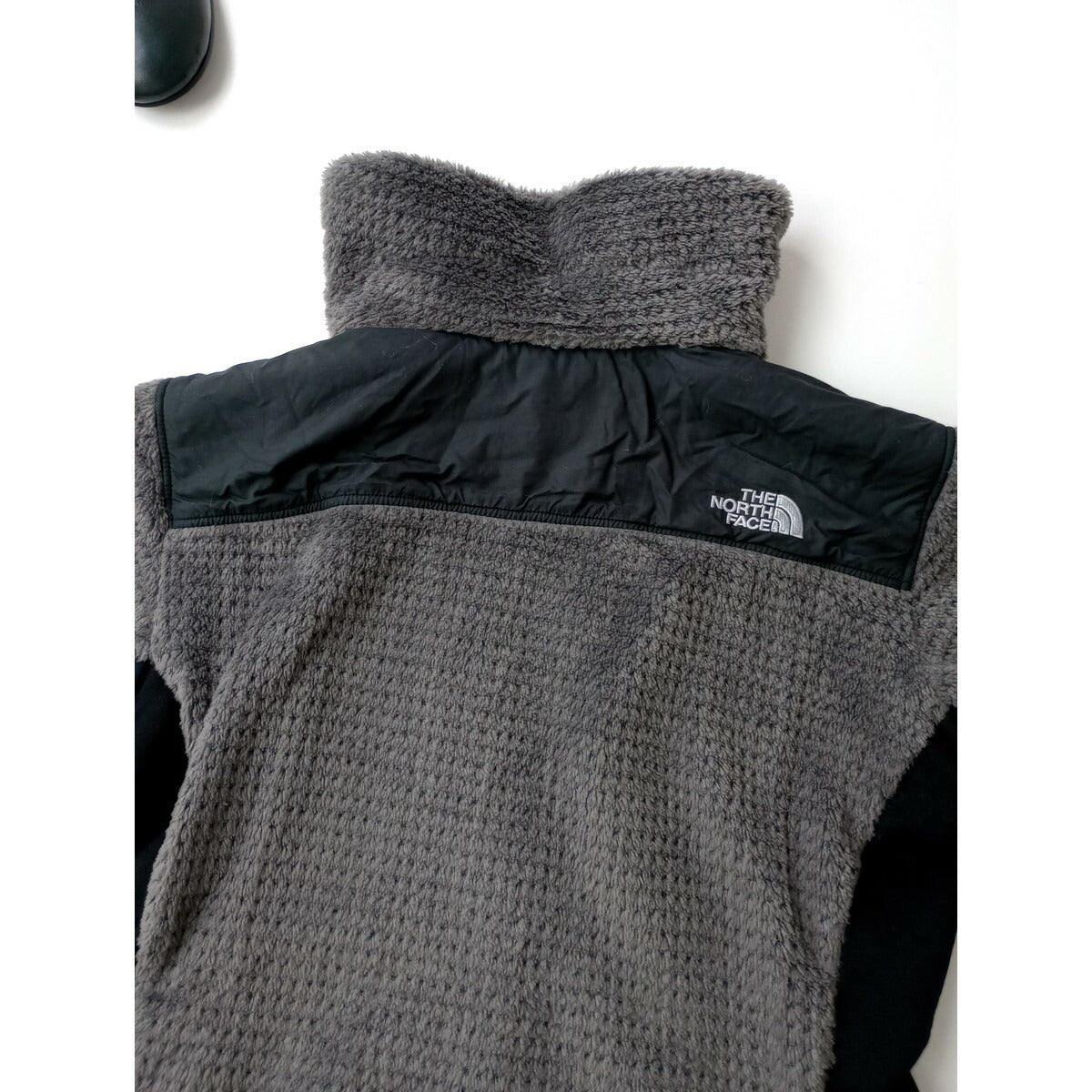 THE NORTH FACE ザノースフェイス フリース ジップアップ ブルゾン ジャケット グレー 黒 ブラック M (16M＋2597)【中古】