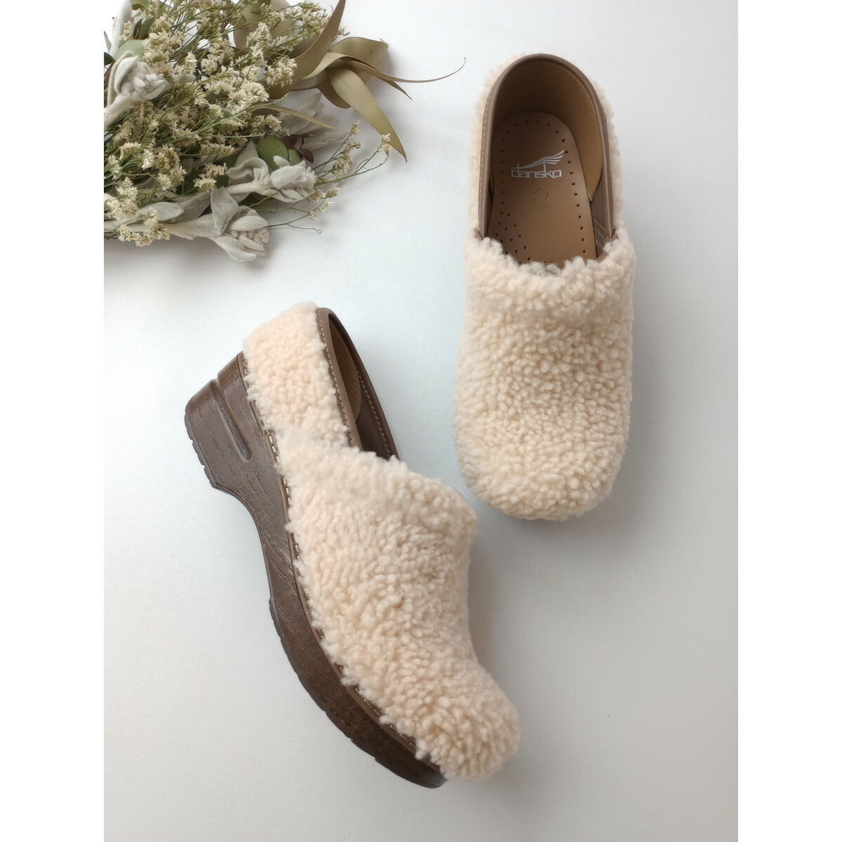 DANSKO ダンスコ プロフェッショナル 羊毛 ボア シューズ 靴 ライトベージュ 39 (24M＋9513)【中古】