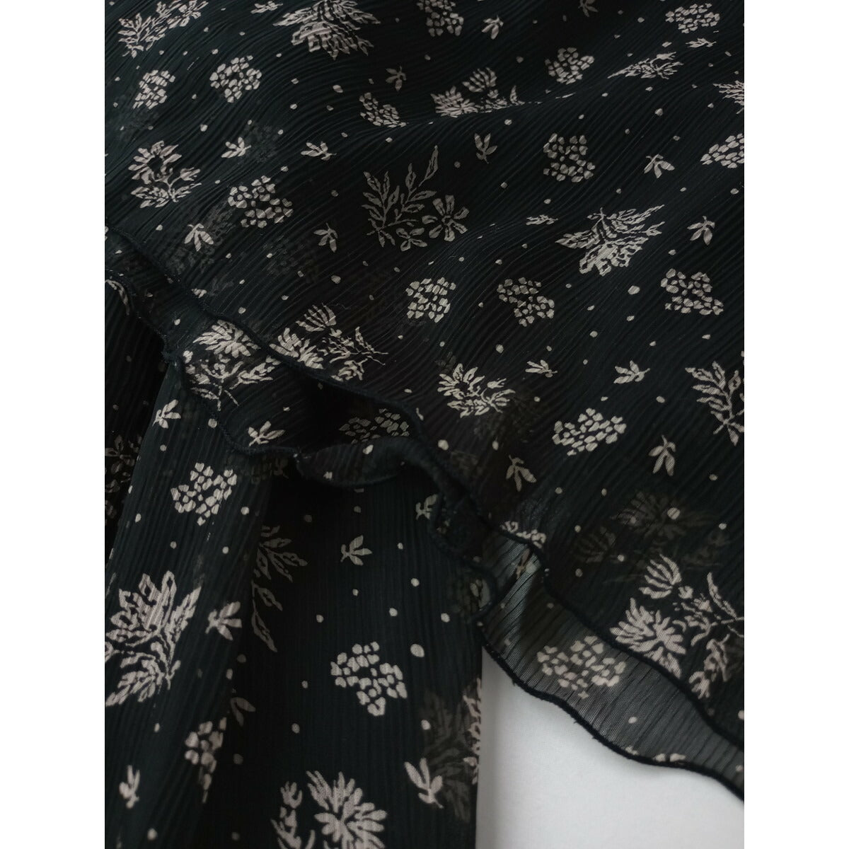 Cloth&Cross クロスアンドクロス フラワー プリント 花柄 プルオーバー ブラウス スカート セットアップ 黒 ブラック【中古】