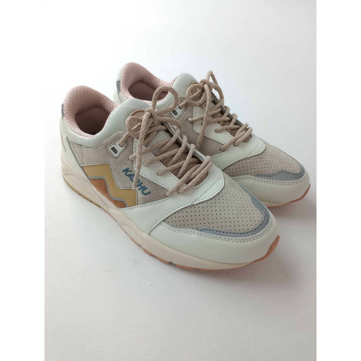 KARHU カルフ ARIA 95 スニーカー LILY WHITE / CURRY リリーホワイト / カリー 靴 白 25.5【中古】