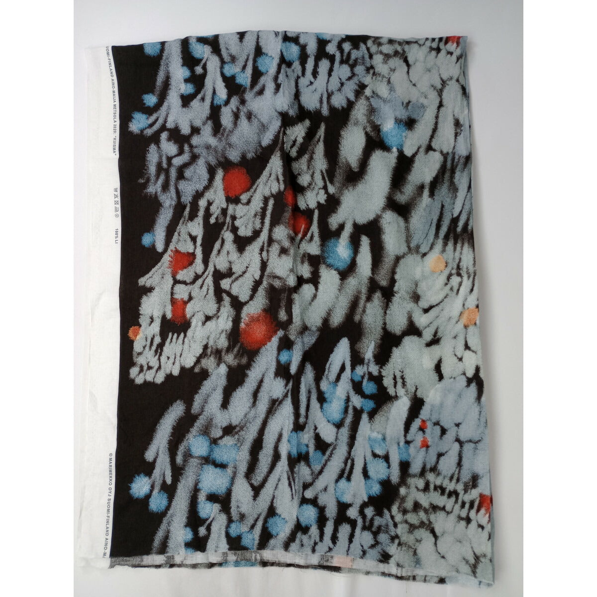 marimekkoマリメッコKuismaクイスマセイヨウオトギリファブリックテキスタイル デザイナーAino Maija Metsola200ｃｍ× 154cm 柄有効 141cm