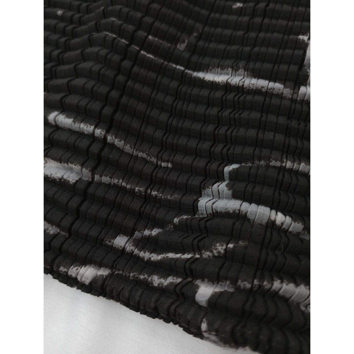 ISSEY MIYAKE イッセイミヤケ プリーツ プルオーバー ハイネック トップス カットソー 長袖 総柄 ダークブラウン M【中古】