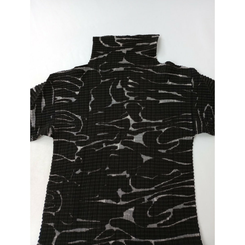 ISSEY MIYAKE イッセイミヤケ プリーツ プルオーバー ハイネック トップス カットソー 長袖 総柄 ダークブラウン M【中古】