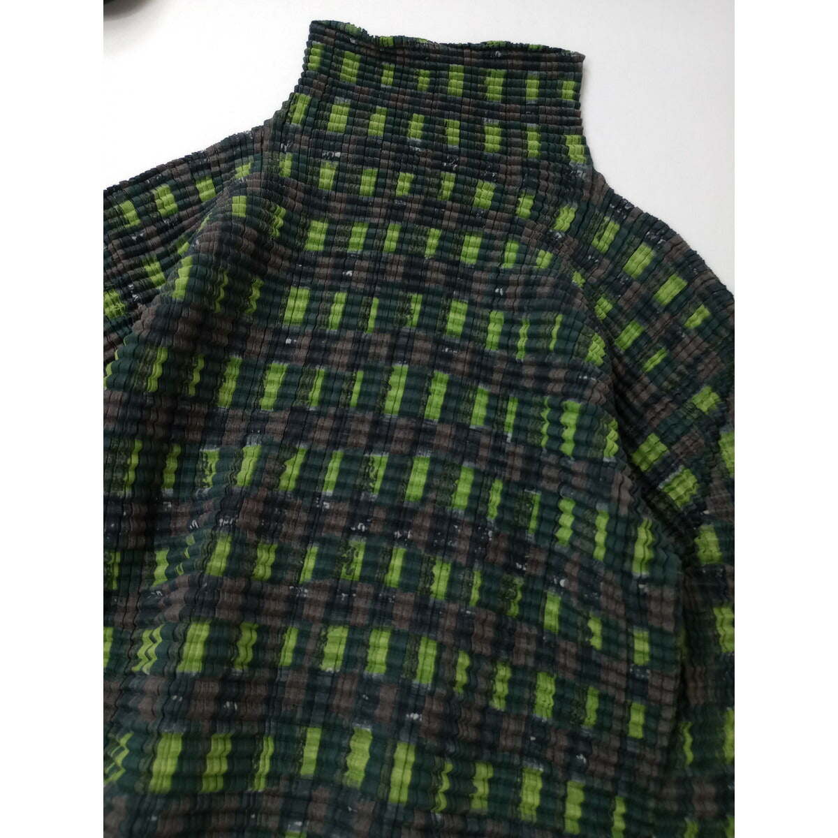 ISSEY MIYAKE イッセイミヤケ プリーツ プルオーバー ハイネック トップス グリーン M【中古】