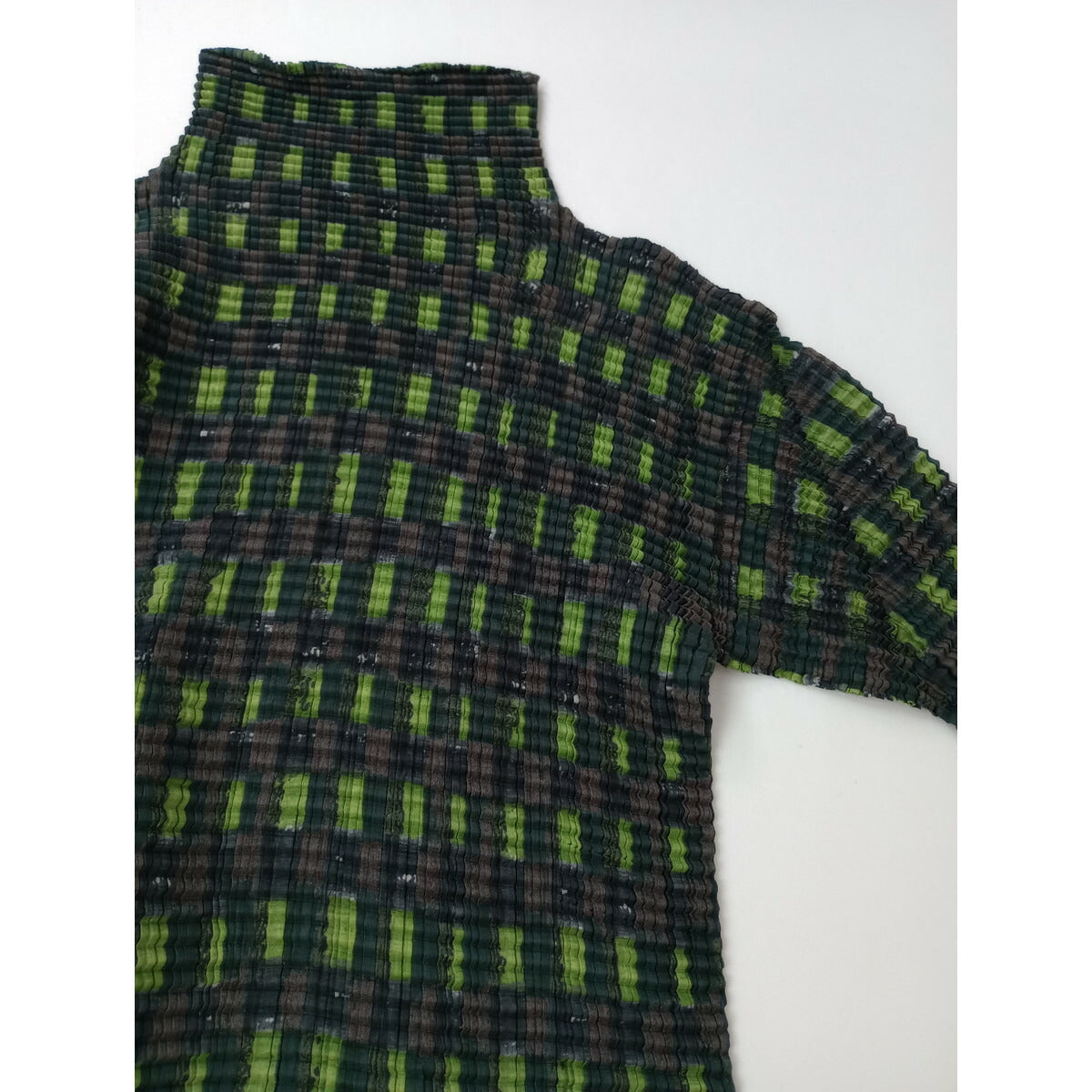 ISSEY MIYAKE イッセイミヤケ プリーツ プルオーバー ハイネック トップス グリーン M【中古】