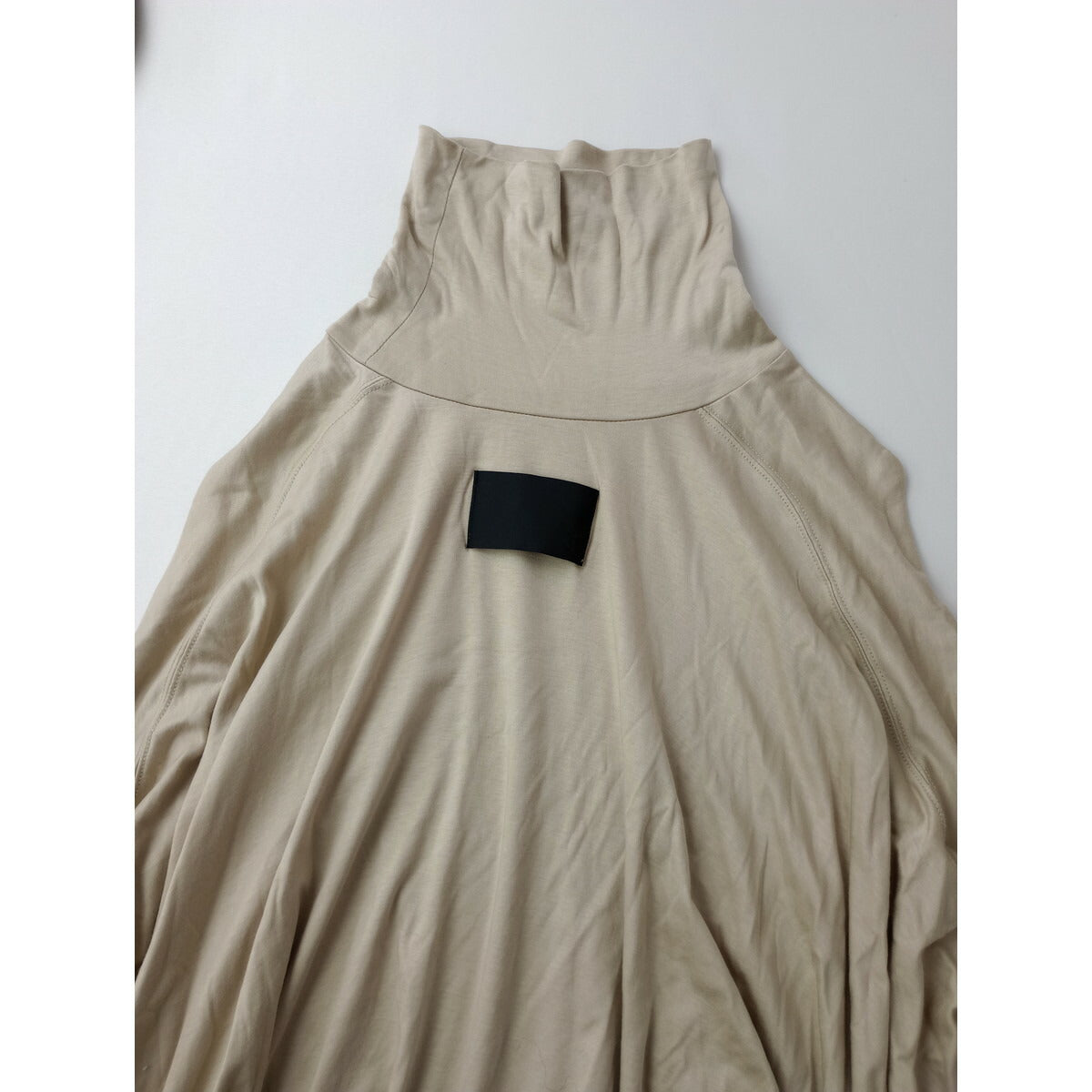 COGTHEBIGSMOKE コグザビッグスモーク ELYSE FLAIR HIGH NECK TOP バックフレア ハイネックTシャツ 長袖 カットソー ベージュ【中古】