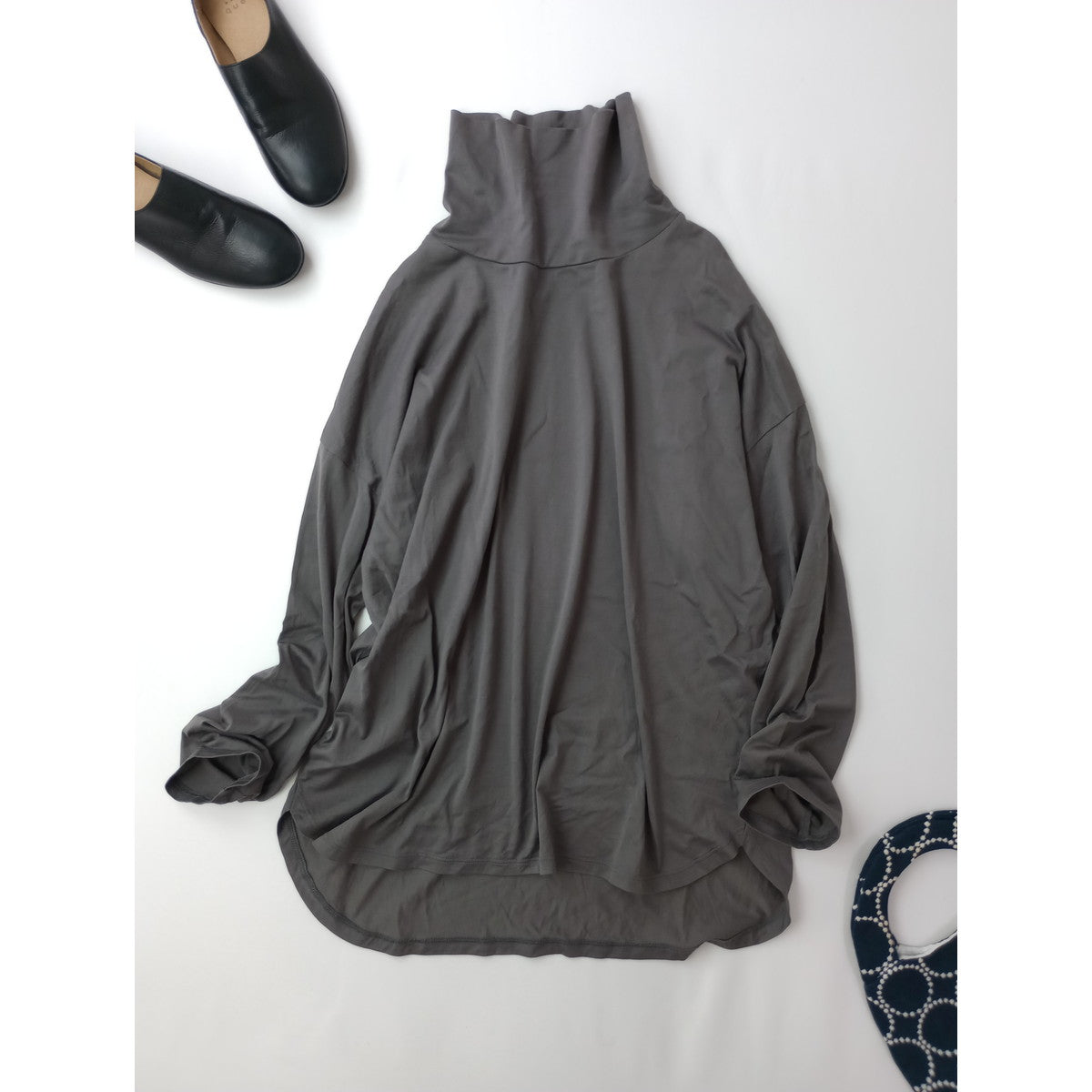 handvaerk ハンドバーク コットン 綿 100％ ペルー製 ハイネック カットソー グレージュ 【中古】