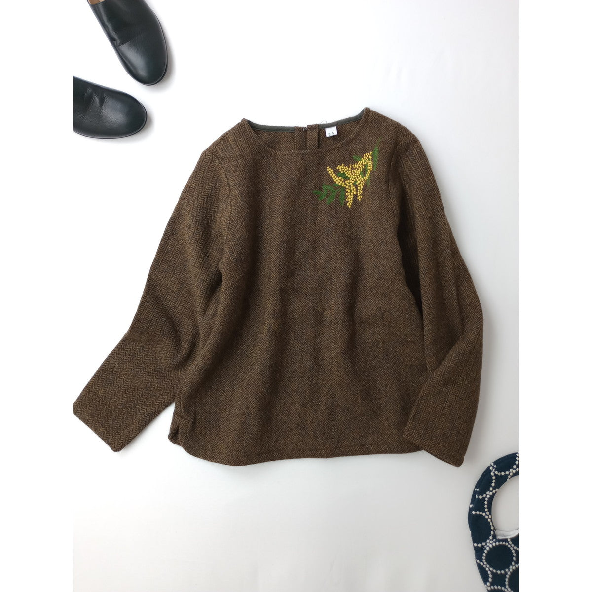 atelier naruse アトリエナルセ ミモザ刺繍 ウールスモックブラウス ヘリンボーン ツイード ブラウン (6M＋0027) 【中古】