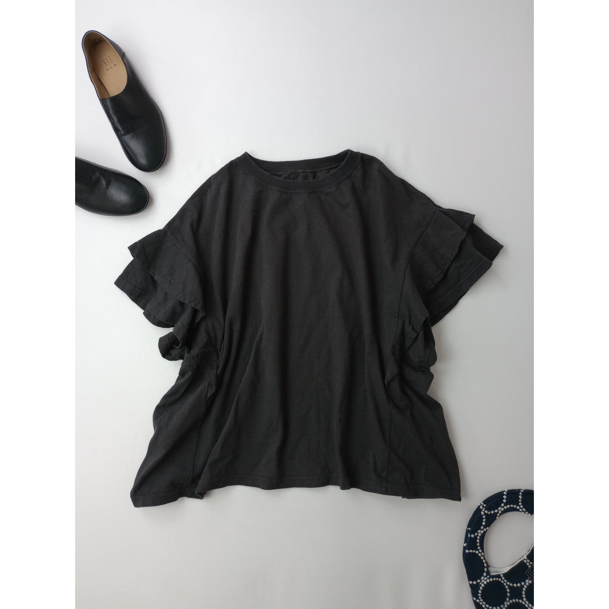nest Robe ネストローブ 【UpcycleLino】天然染め天竺ラッフルTee フリル 半袖 Tシャツ カットソー トップス  墨黒 【中古】