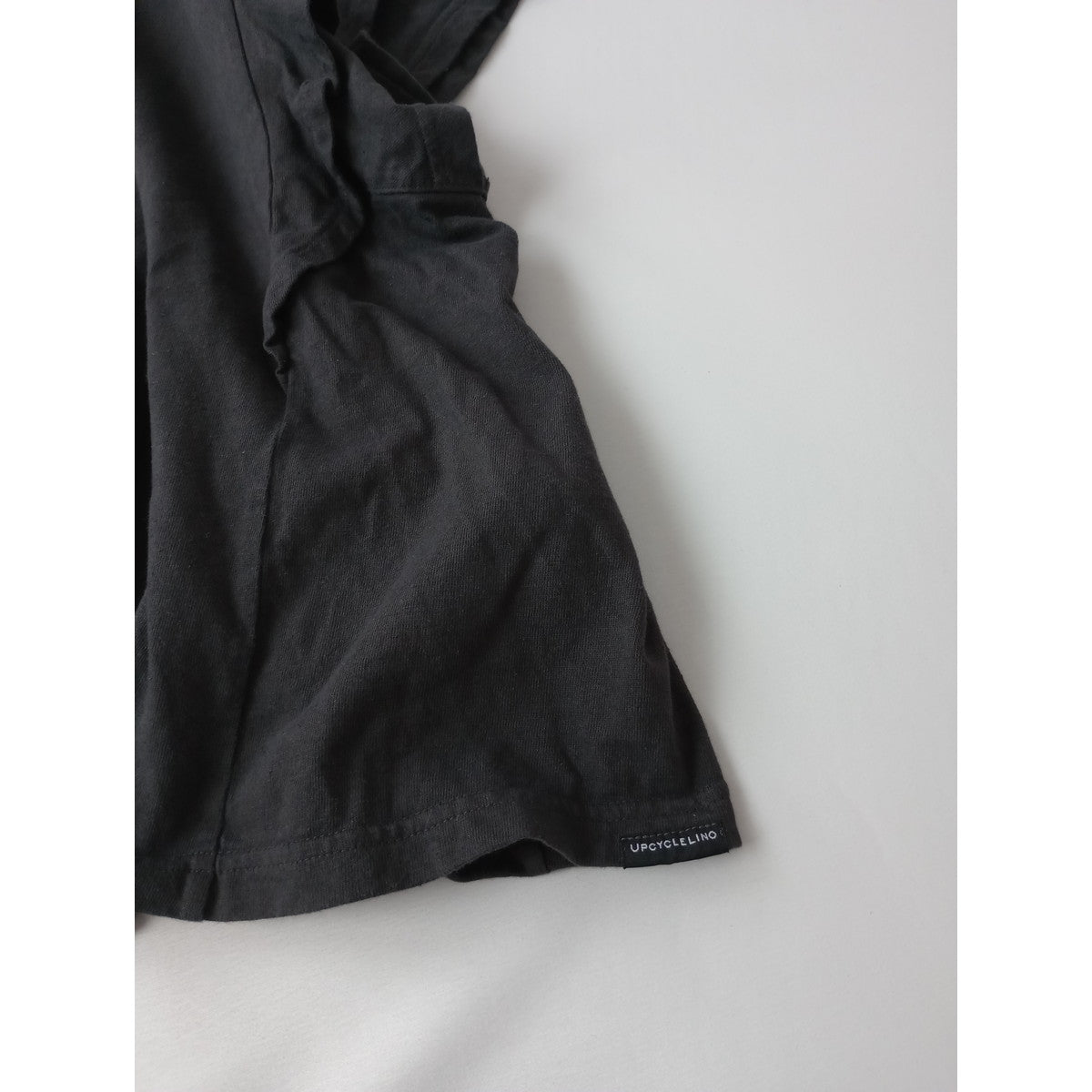 nest Robe ネストローブ 【UpcycleLino】天然染め天竺ラッフルTee フリル 半袖 Tシャツ カットソー トップス  墨黒 【中古】