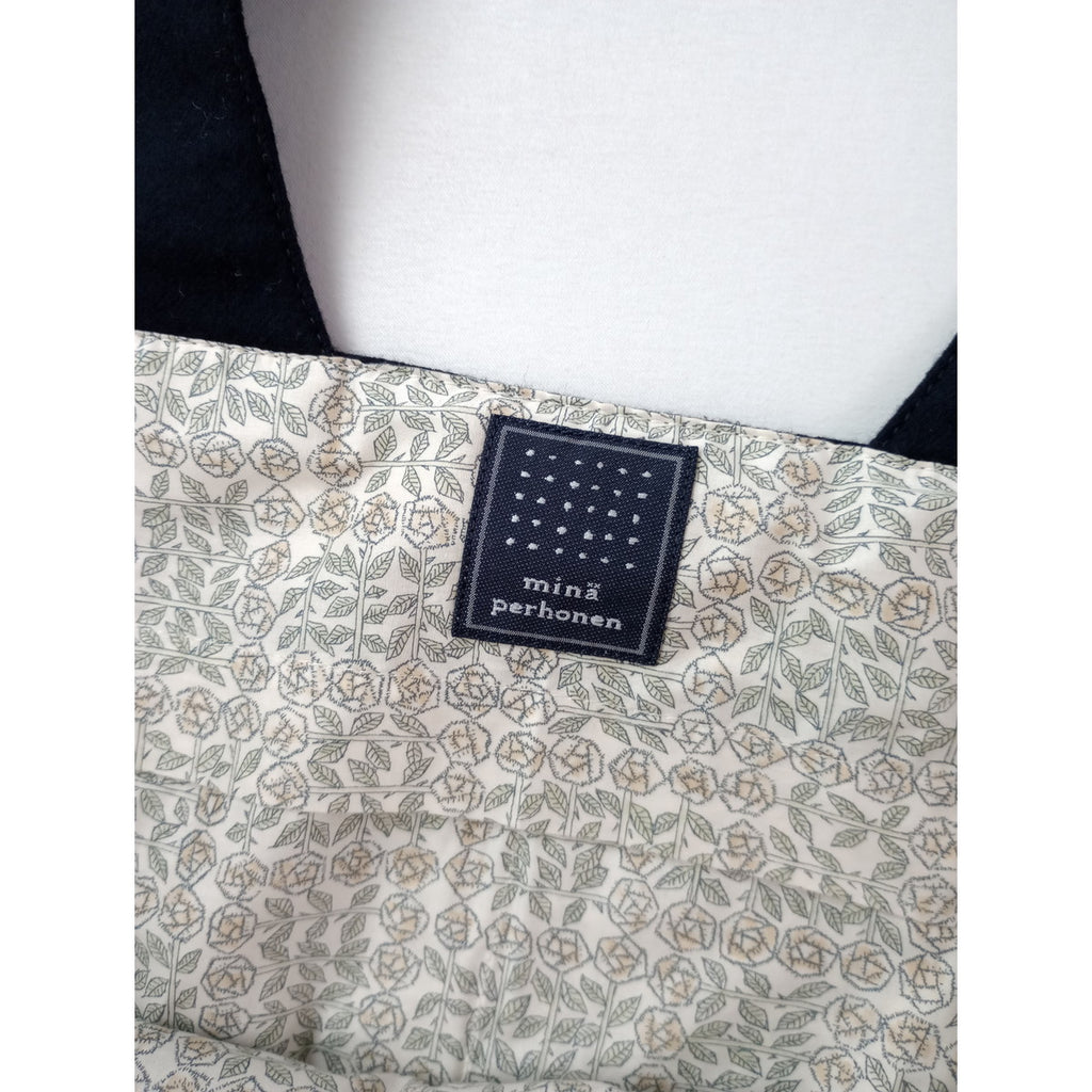 mina perhonen ミナペルホネン wolf ＆ flower パニーニバッグ ネイビー  【中古】